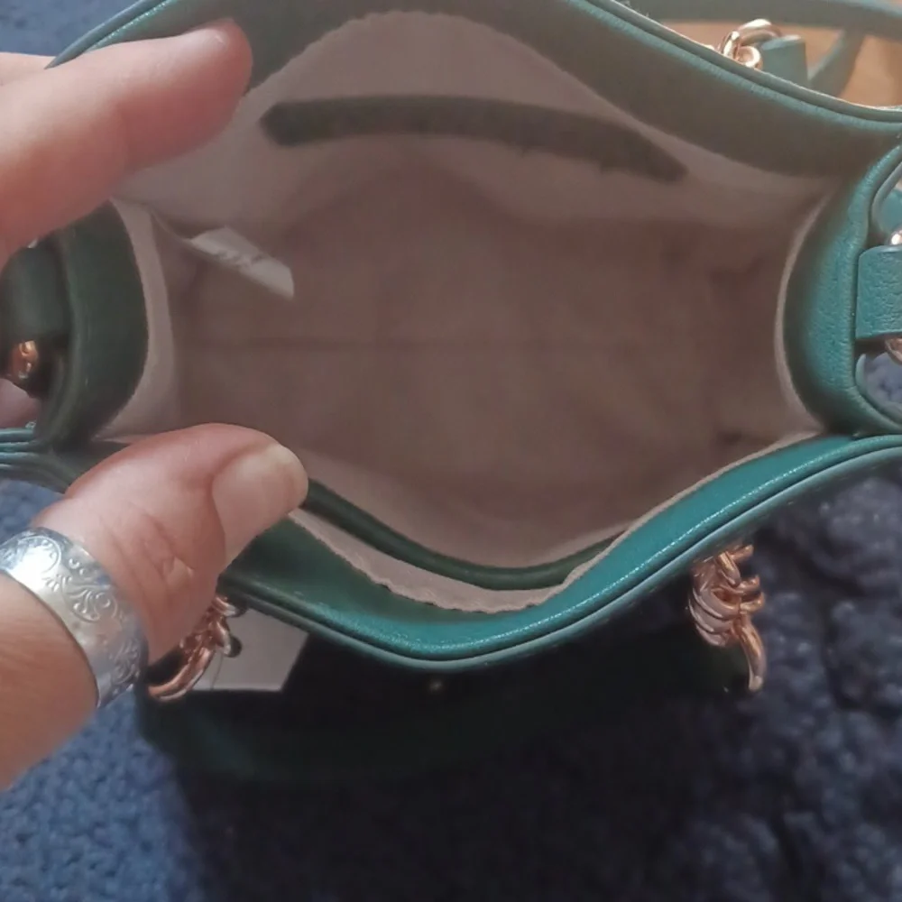 Purse - Picture 2 of 5